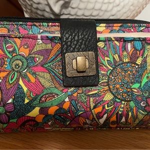 Sakroots vegan smartphone crossbody wristlet wallet bag